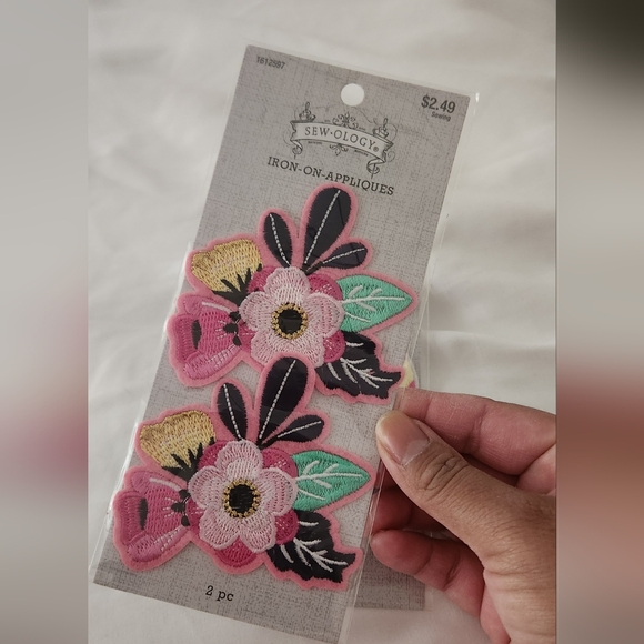 Sew Ology iron-on appliqués - Picture 3 of 7